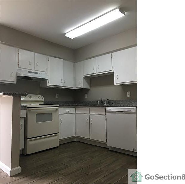 1st image of 5625 Antoine Dr #901