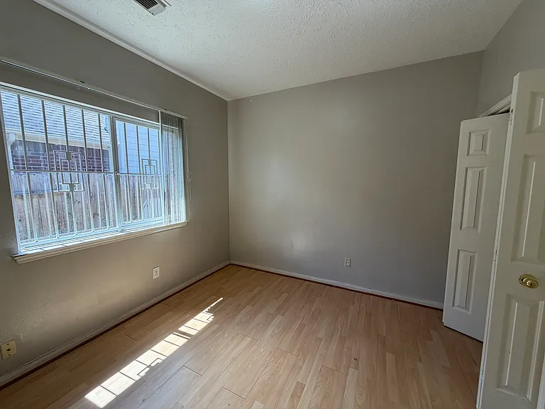 13403 Agarita Ln — Photo 32
