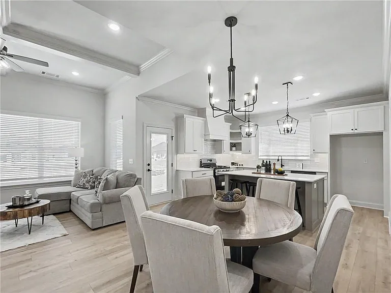 6800 Basswood Ave — Photo 3