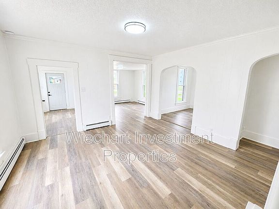 3rd image of 403 S Main St