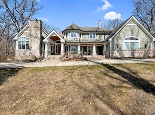 841 Highwood Dr, Bloomfield Hills, MI 48304