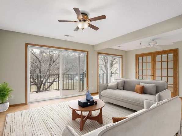 6375 Saint Croix Trl N APT 350, Stillwater, MN 55082