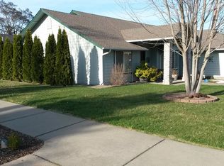 2682 SW Garden Meadow Dr, Grants Pass, OR 97527