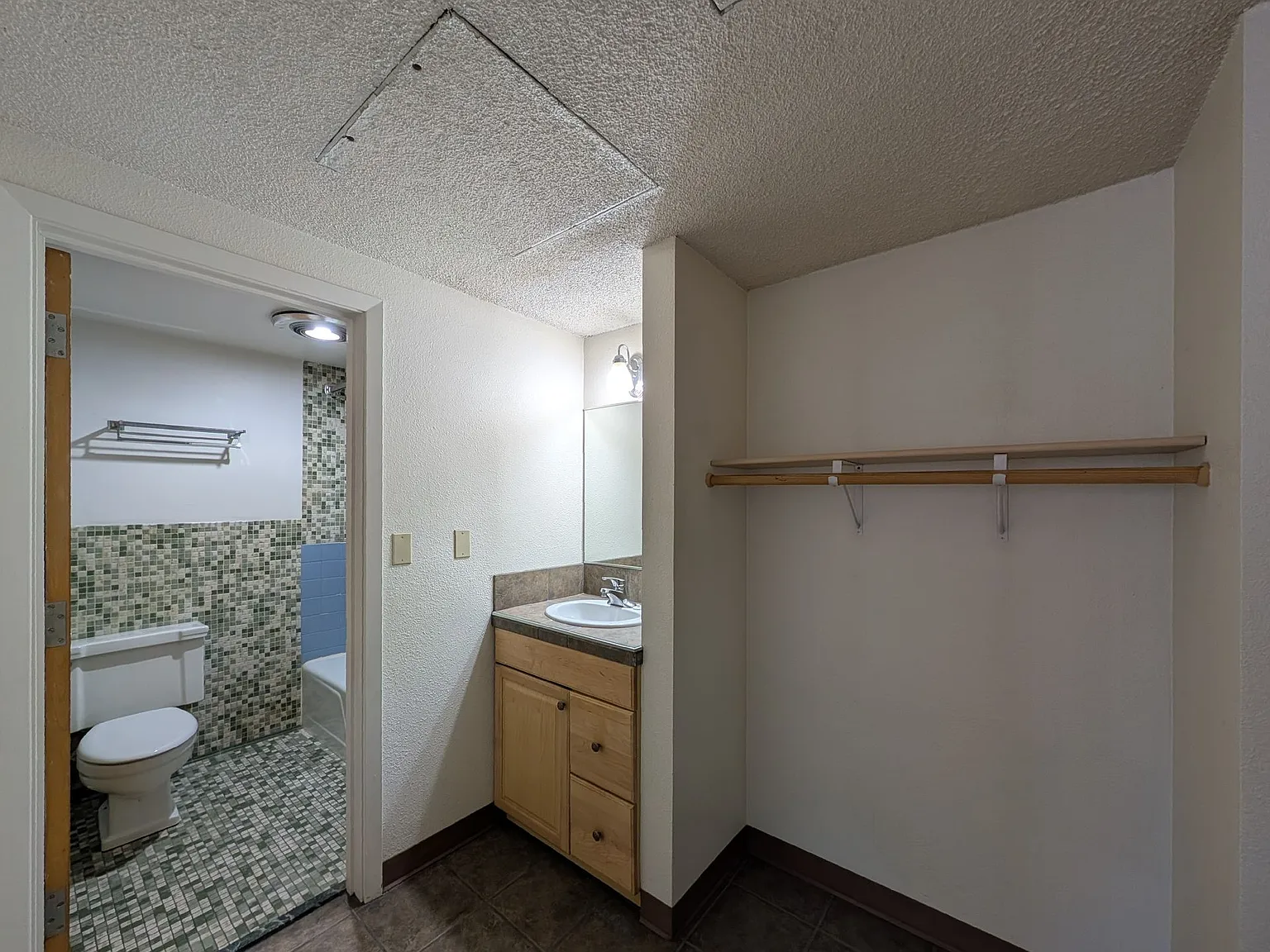 Poolside Studio Apts. — Photo 4