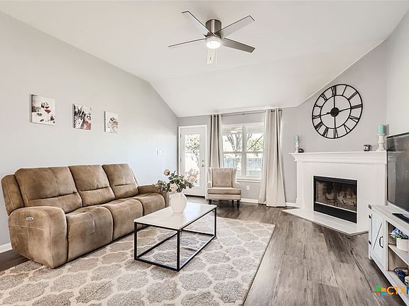 5th image of 100 Kerley Dr