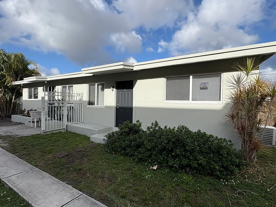 2165 NW 23rd St #1