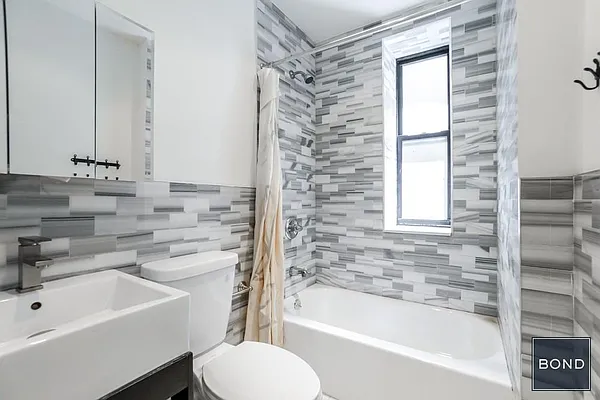 Rented by Bond New York | media 9