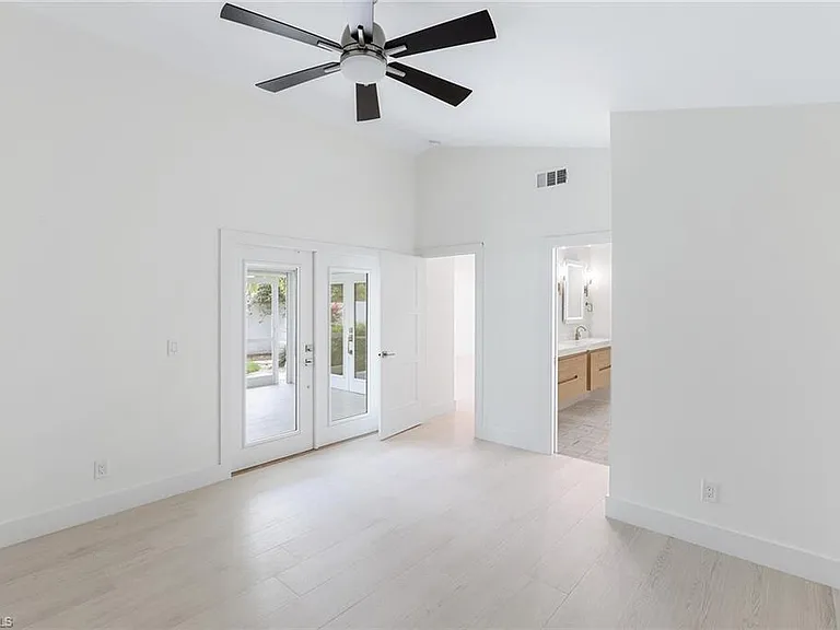 116 Fountain Cir — Photo 11