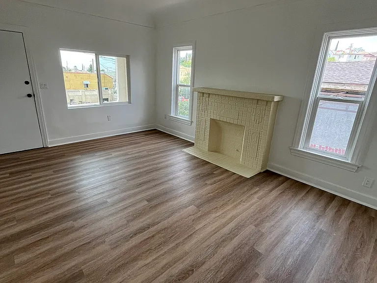 1044 N Townsend Ave #1046 — Photo 2