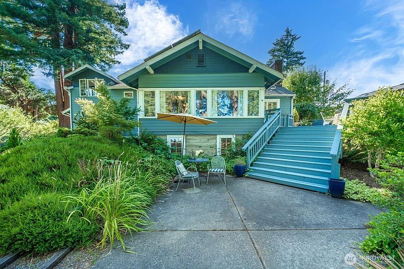 3rd image of 816 Percival Street SW