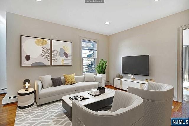 1st image of 164 Orient Way 2