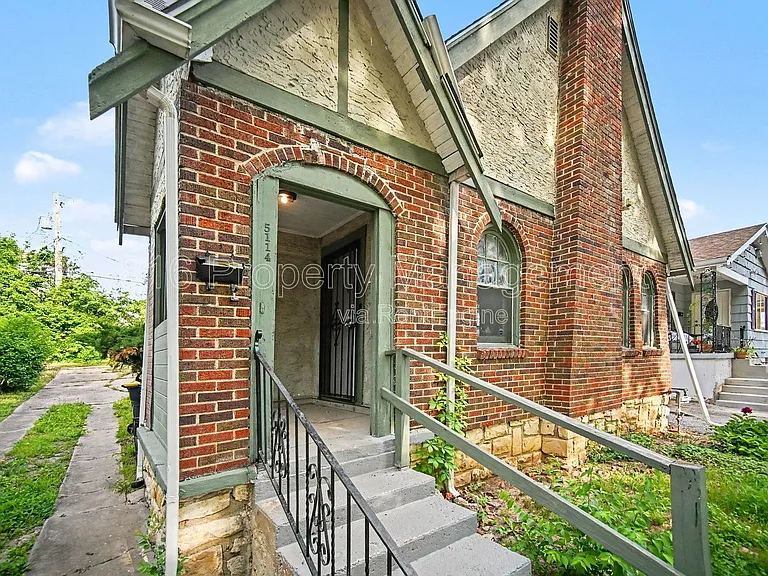 5114 Brooklyn Ave — Photo 15