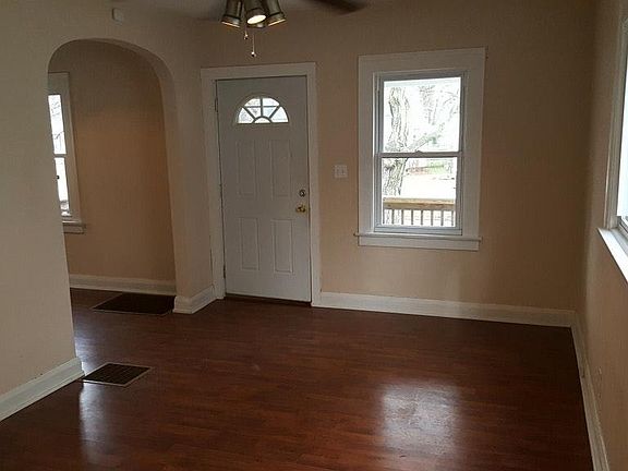 Bright Living Room w/ HW floors