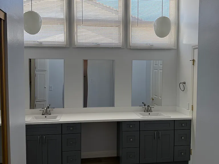 970 Springfield Dr — Photo 3