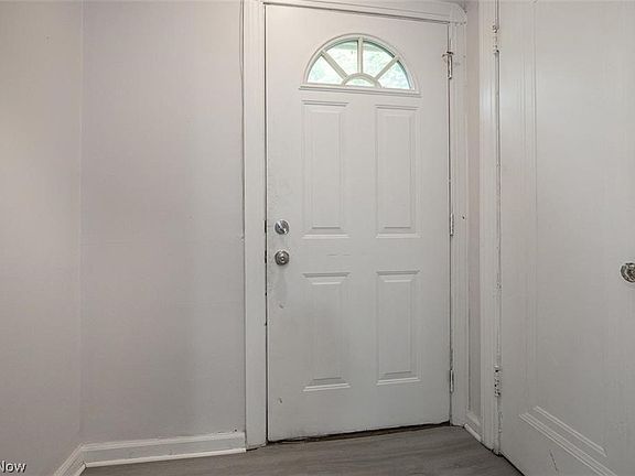3rd image of 848 Beverly Rd
