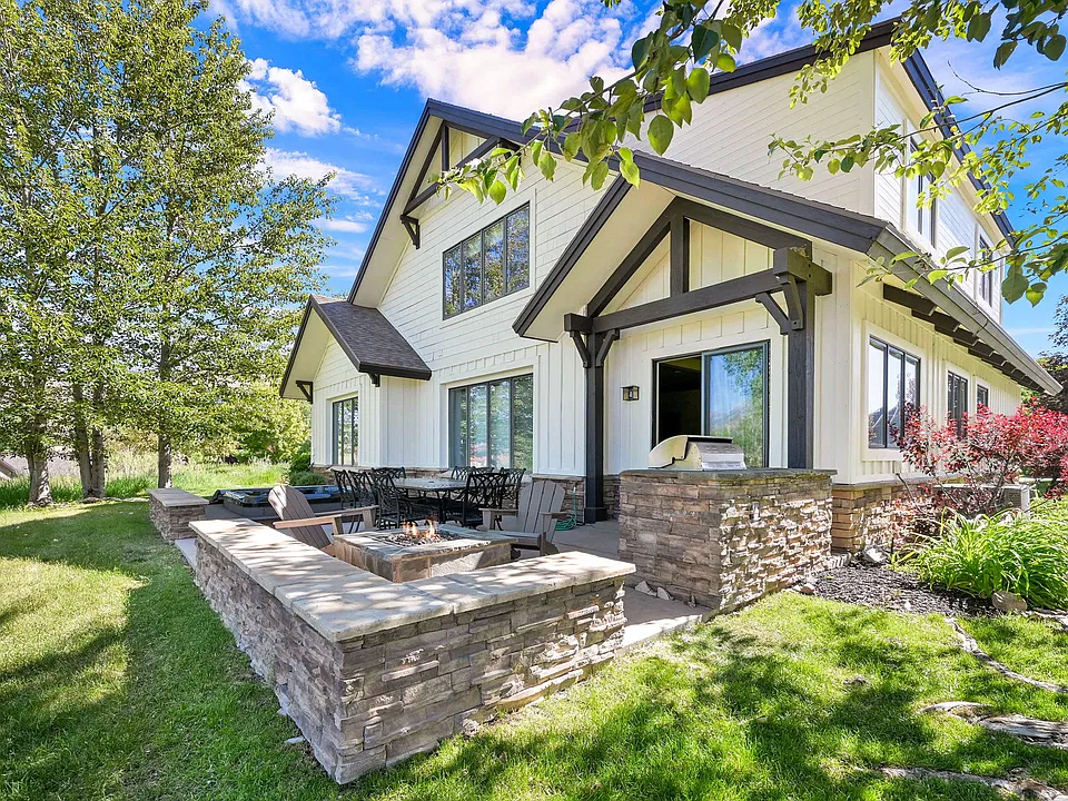 3393 N Cloud Peak Ct