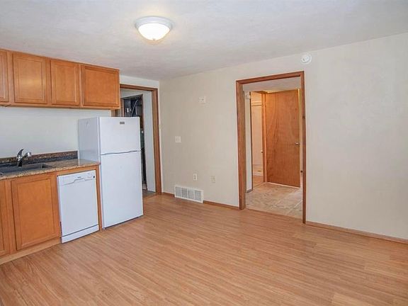 Kitchen/living room/dining rm