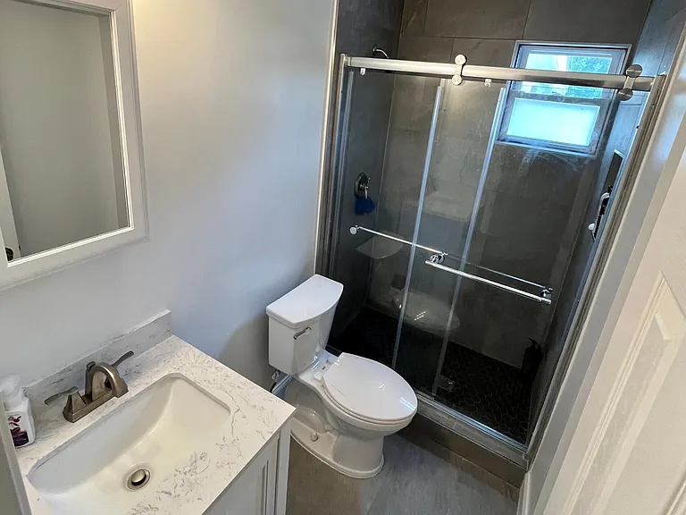 1747 Crofton Pkwy — Photo 15