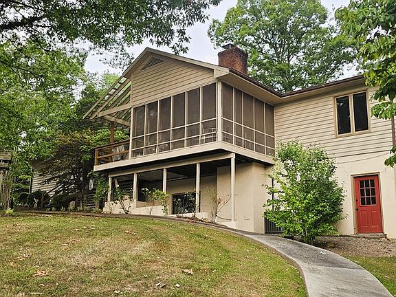 4th image of 308 Hemlock Dr