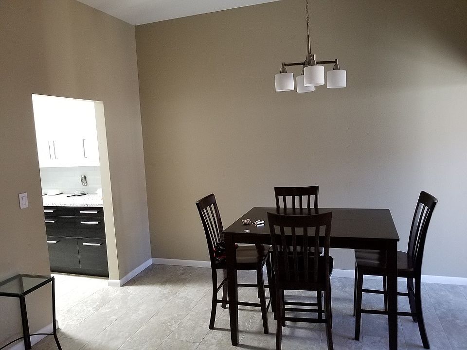 2nd image of 717 S Lebanon Ln