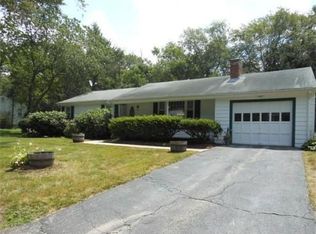 92 Stagecoach Rd, Holliston, MA 01746