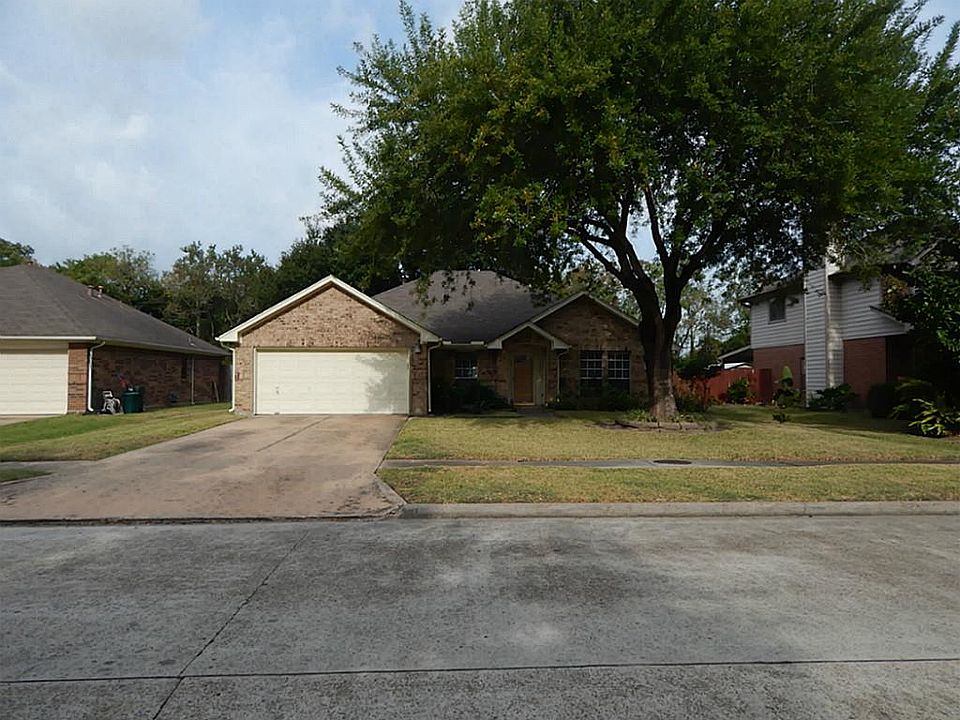 1st image of 11332 32nd Ave N