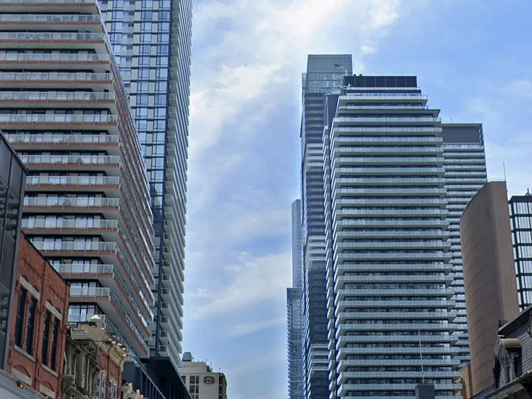 550 Yonge St #2F — Photo 28