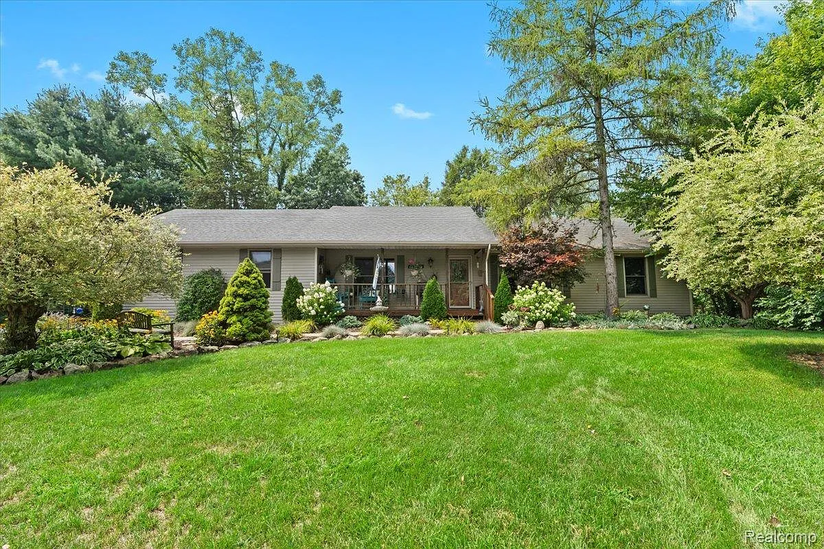2150 Yorway Dr photo 1