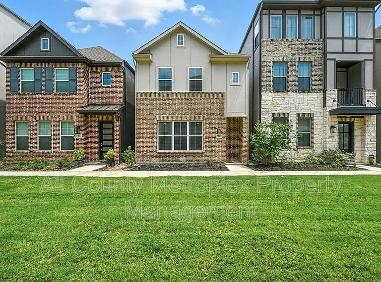7513 Laburnam Rd — Photo 1