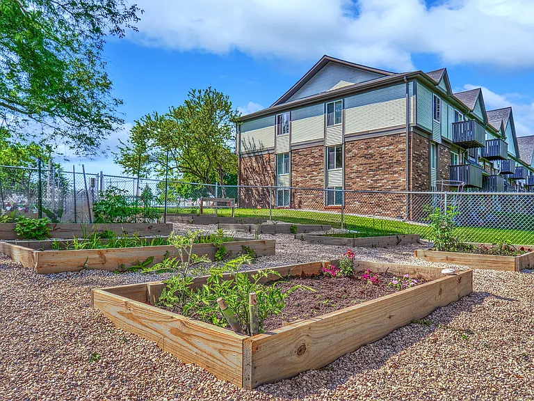 Creekwood Apartments Community Garden
