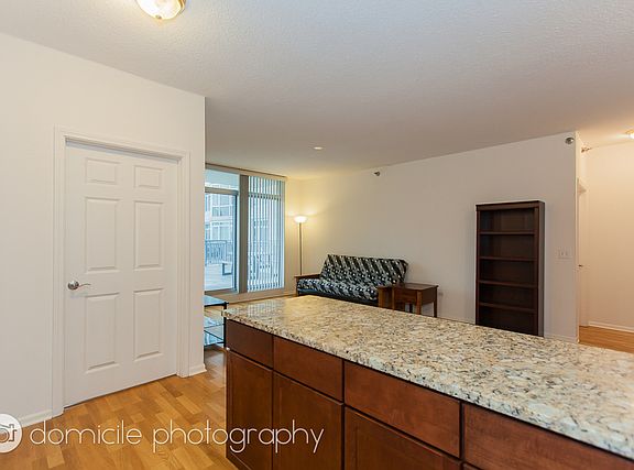 3rd image of 1134 W Granville Ave APT 518