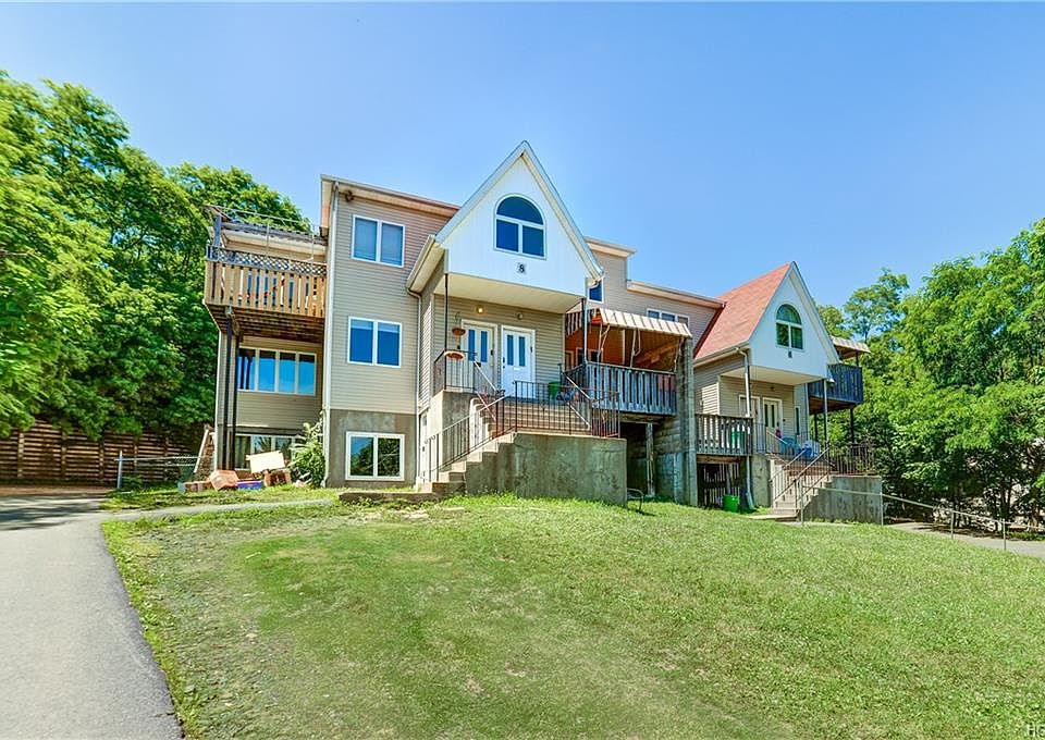 1st image of 8 Kaufman Ct #201