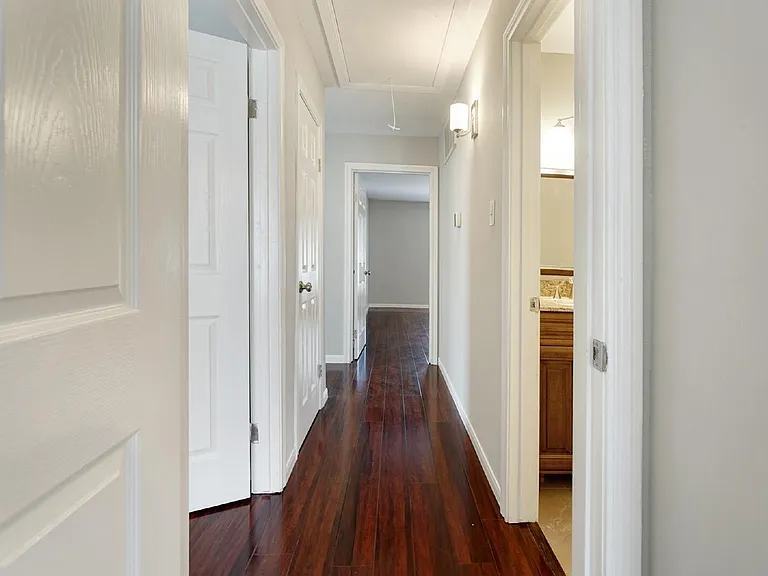 1833 Country Village Blvd — Photo 4