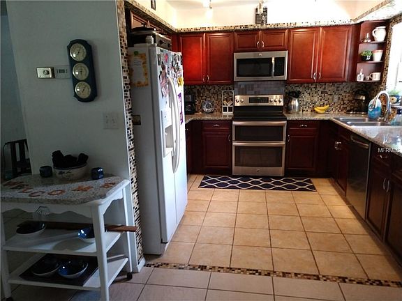2nd image of 3201 Elaine Dr