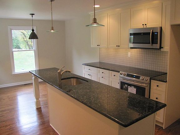 4th image of 525 Wayland Dr