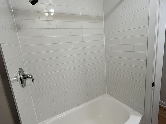5th image of 322 High Park Ave #1