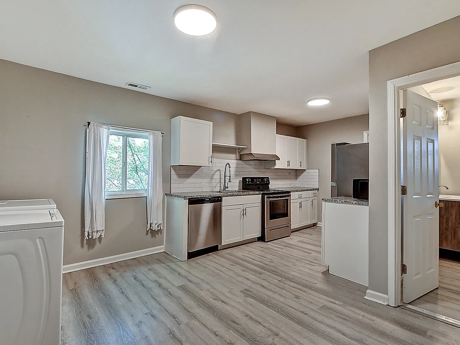 2 bed, 944 sqft, $1,249 — Photo 4