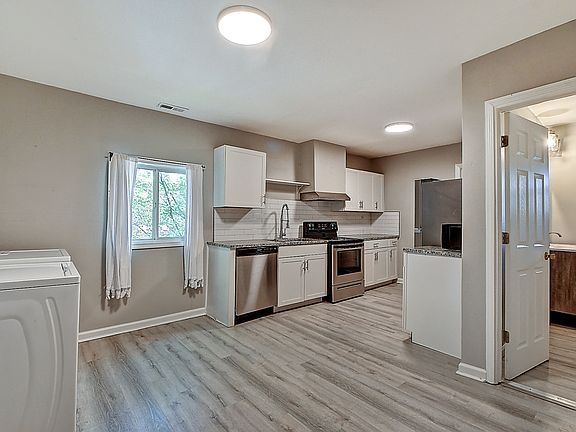 4th image of 1107 Jefferson Ave #B