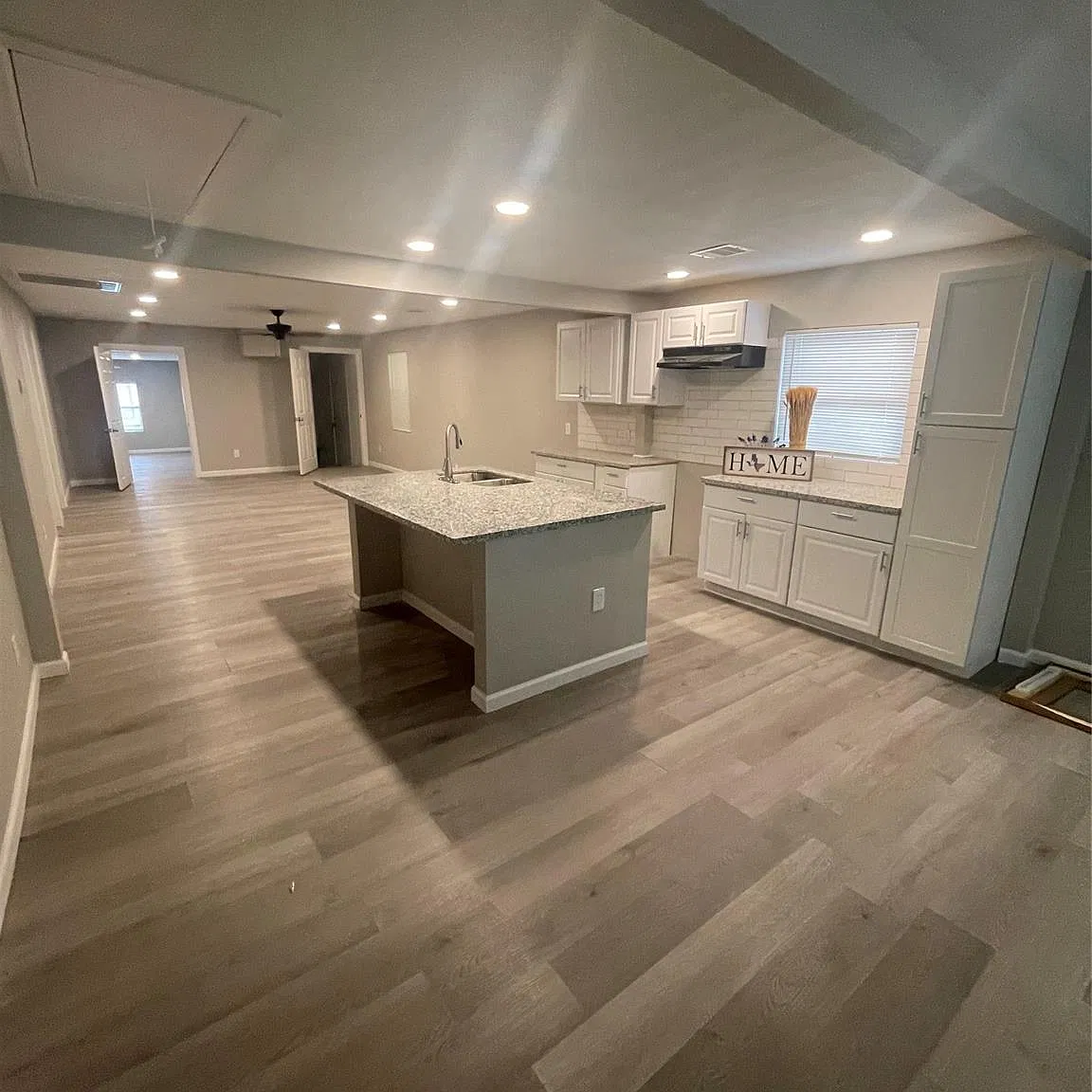 4 bed, 2.0 bath, 1975 sqft, $1,900 — Photo 1