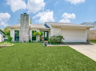 616 Spring Forest Dr, Bedford, TX 76021