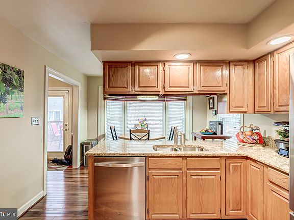 4th image of 5721 Wood Creek Ln