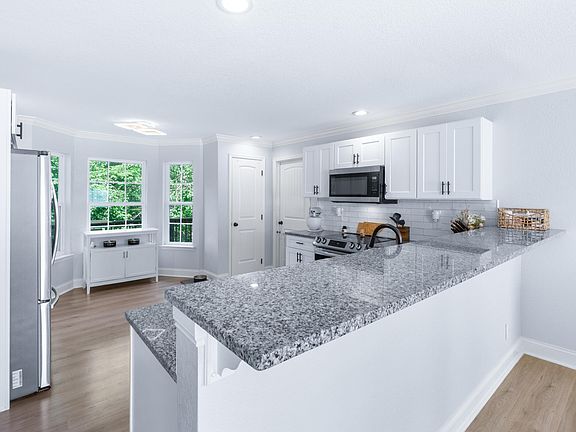 5th image of 8706 Reba Ln