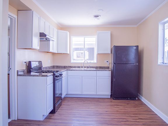 4th image of 271 Blackhawk Dr