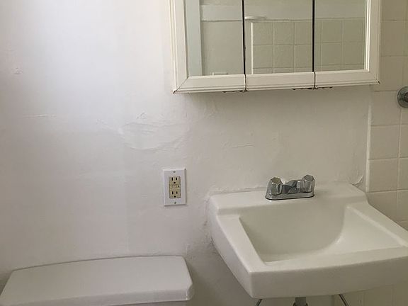5th image of 1622 P St APT 27