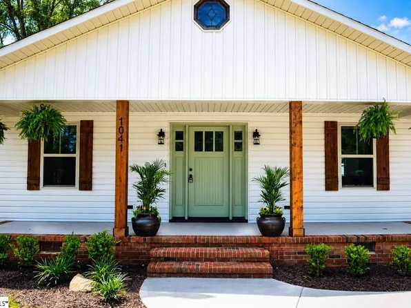 1041 Motlow School Rd, Campobello, SC 29322