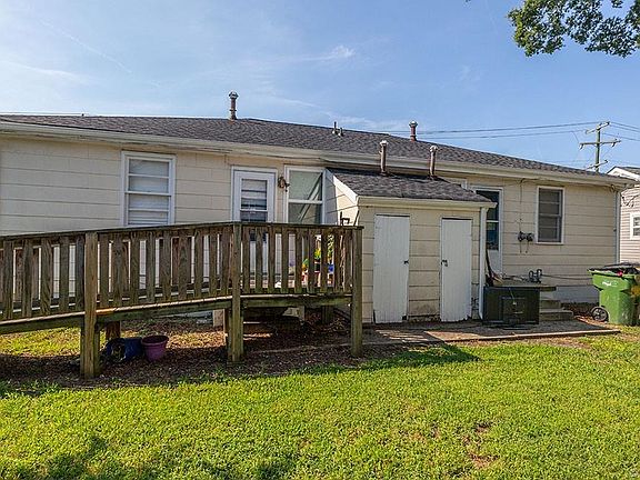 5th image of 804 E Brookland Park Blvd