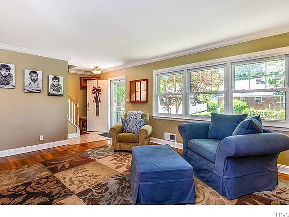 5th image of 61 W Glen Ave