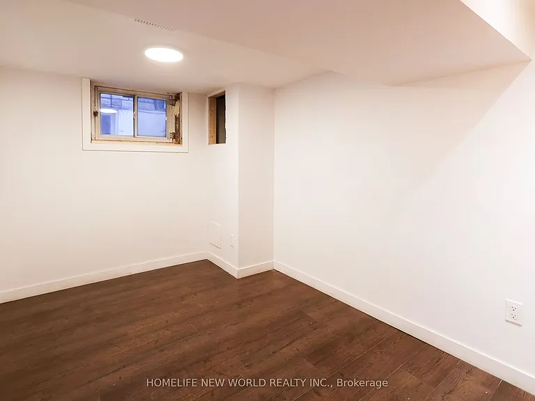 32 Pendeen Ave — Photo 20