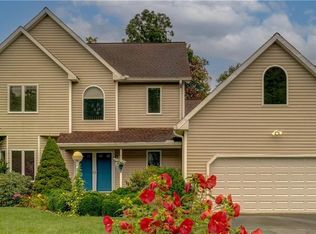 60 Nicholas Ct, Hamden, CT 06518