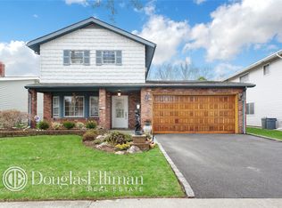 34 Sandy Ct, Port Washington, NY 11050